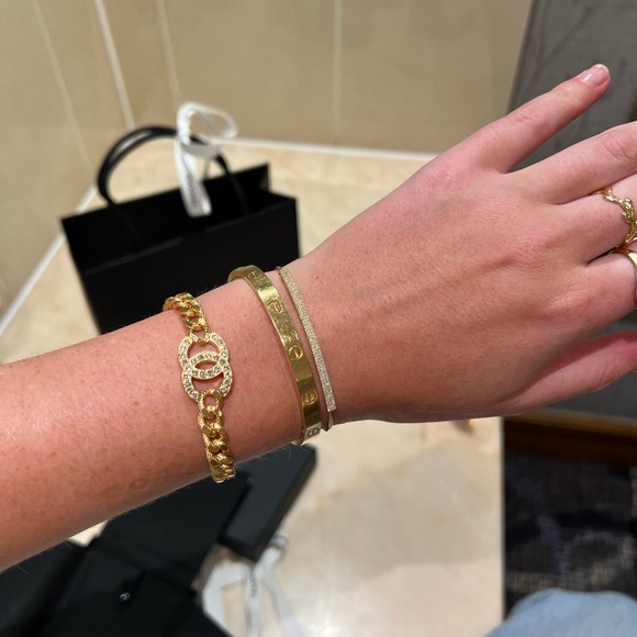 COPY - Chanel Gold and Diamond Chain Bracelet - Picture 2 of 4